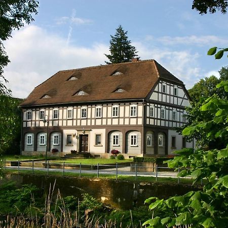 Komfort-Ferienwohnung "Zur Schmiedebruecke" โกรสเชอเนา ภายนอก รูปภาพ