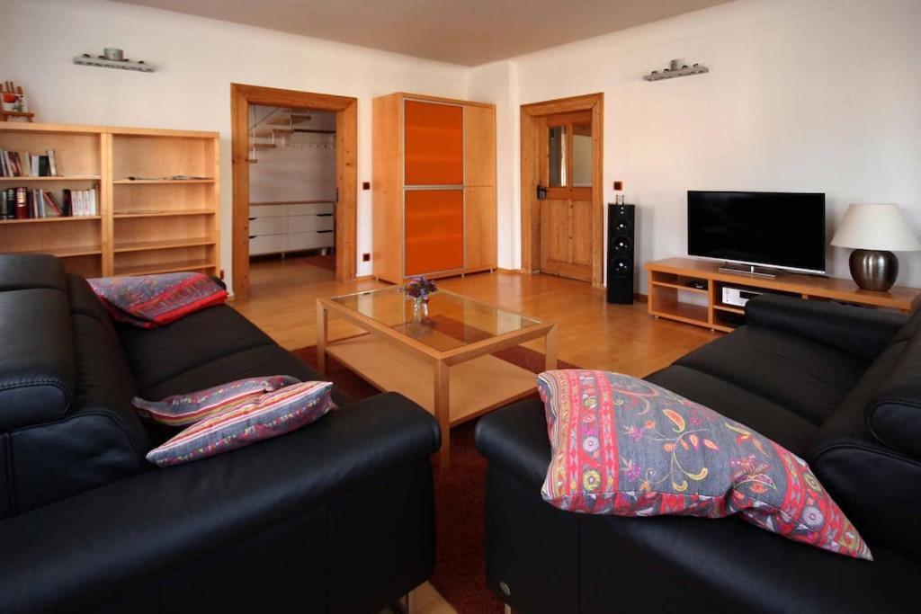 Komfort-Ferienwohnung "Zur Schmiedebruecke" โกรสเชอเนา ภายนอก รูปภาพ