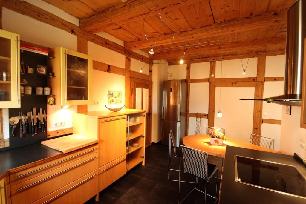 Komfort-Ferienwohnung "Zur Schmiedebruecke" โกรสเชอเนา ภายนอก รูปภาพ