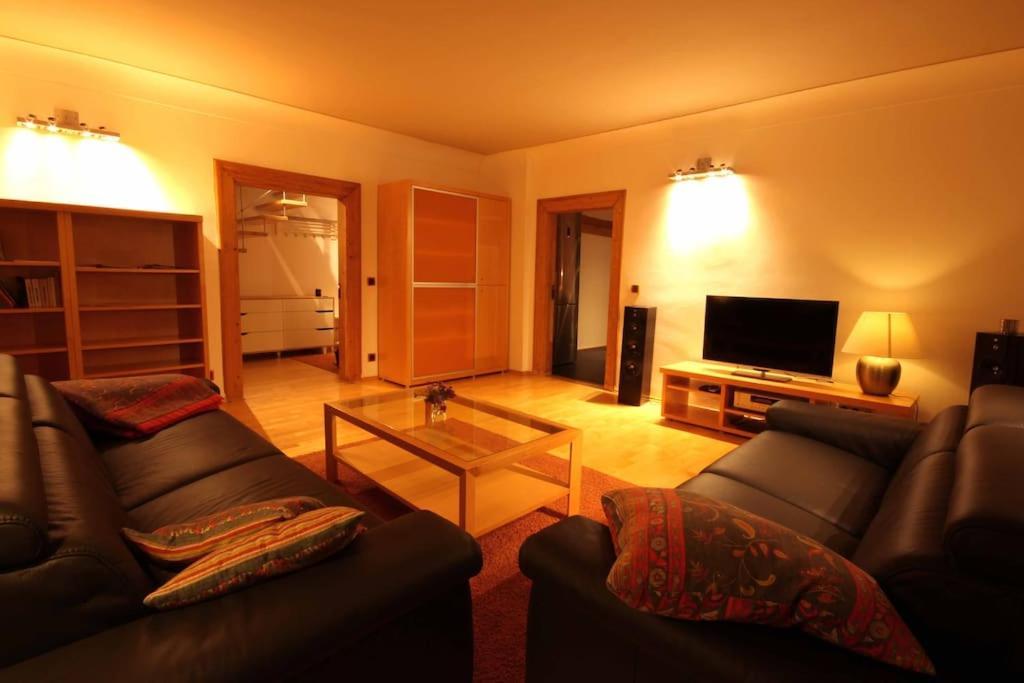 Komfort-Ferienwohnung "Zur Schmiedebruecke" โกรสเชอเนา ภายนอก รูปภาพ