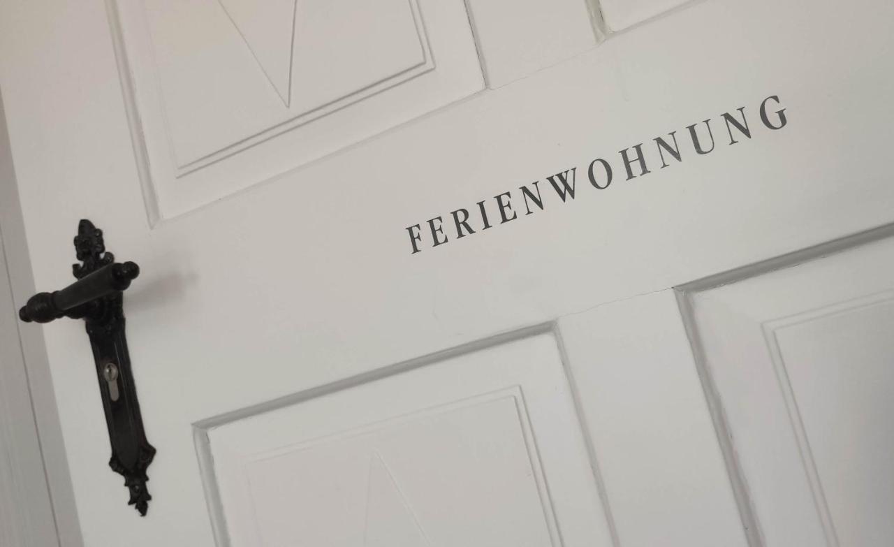 Komfort-Ferienwohnung "Zur Schmiedebruecke" โกรสเชอเนา ภายนอก รูปภาพ