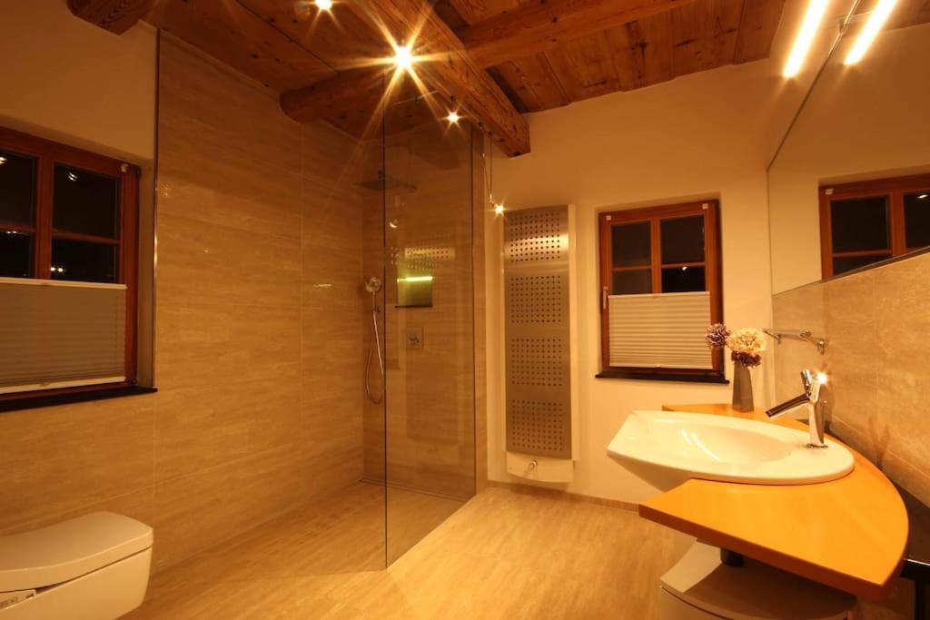 Komfort-Ferienwohnung "Zur Schmiedebruecke" โกรสเชอเนา ภายนอก รูปภาพ