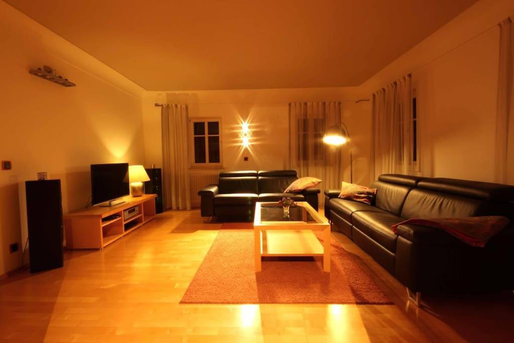 Komfort-Ferienwohnung "Zur Schmiedebruecke" โกรสเชอเนา ภายนอก รูปภาพ
