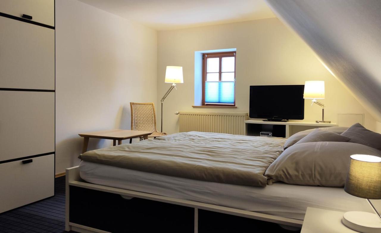 Komfort-Ferienwohnung "Zur Schmiedebruecke" โกรสเชอเนา ภายนอก รูปภาพ