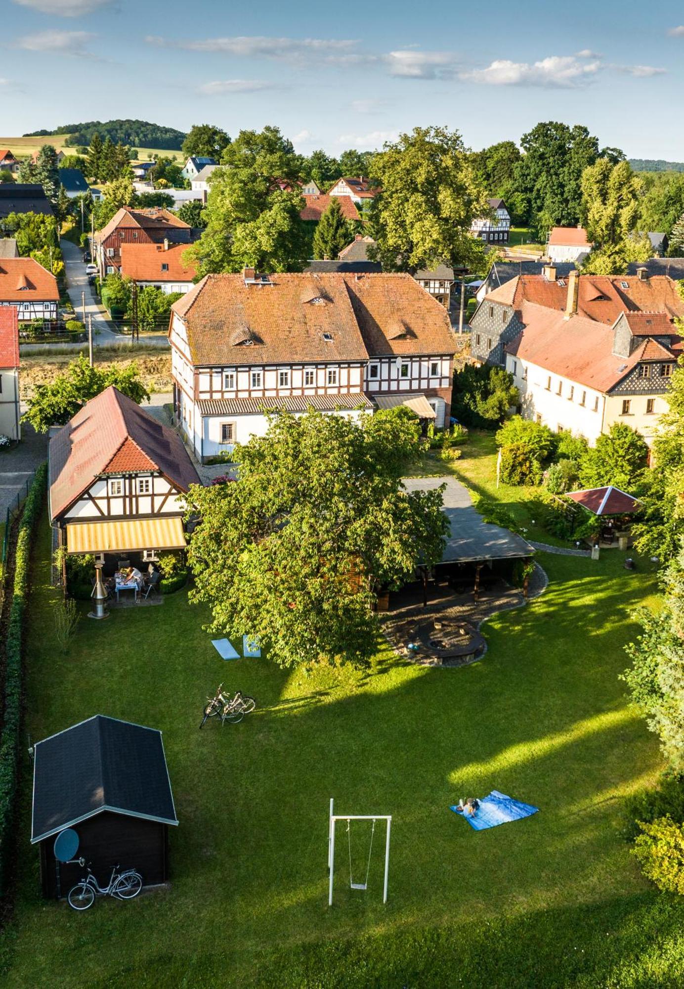 Komfort-Ferienwohnung "Zur Schmiedebruecke" โกรสเชอเนา ภายนอก รูปภาพ