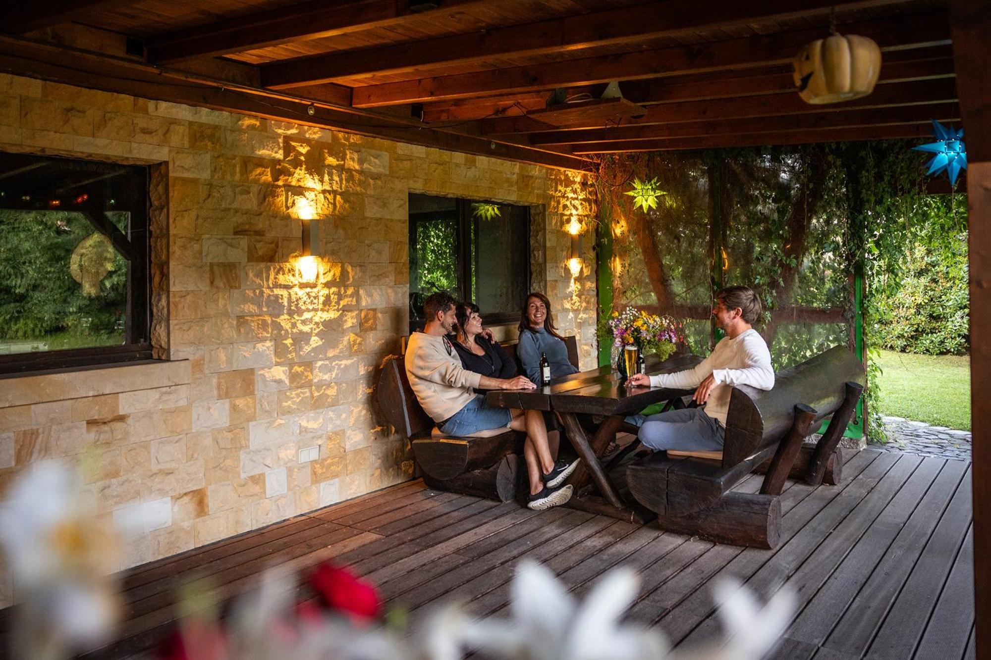 Komfort-Ferienwohnung "Zur Schmiedebruecke" โกรสเชอเนา ภายนอก รูปภาพ